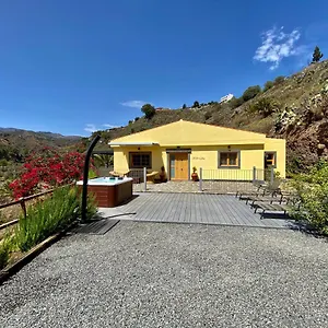 https://la-cara-luna.in-canary-islands.com
